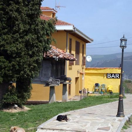 Casa Faruxo Hotel Cangas De Narcea Exterior foto