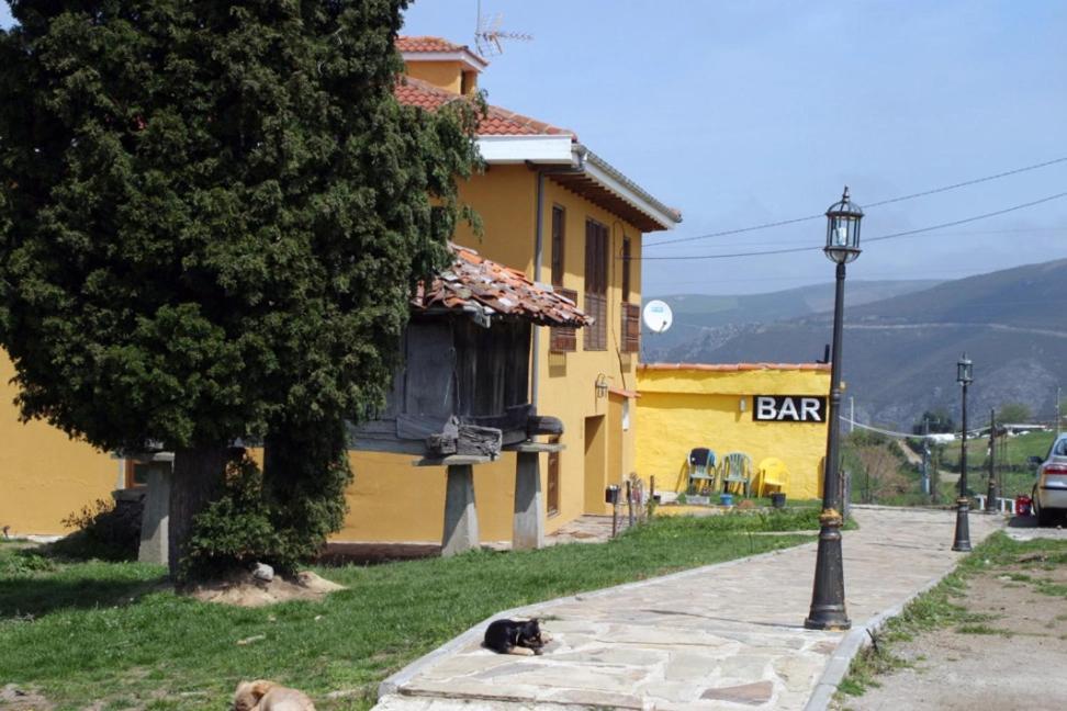 Casa Faruxo Hotel Cangas De Narcea Exterior foto
